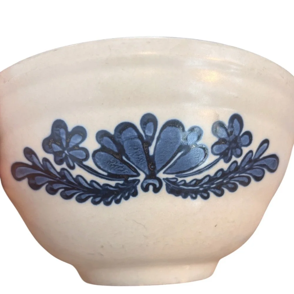 Pfaltzgraff Yorktowne Blue Floral Stoneware Mixing Bowl 450 Made in USA Vintage